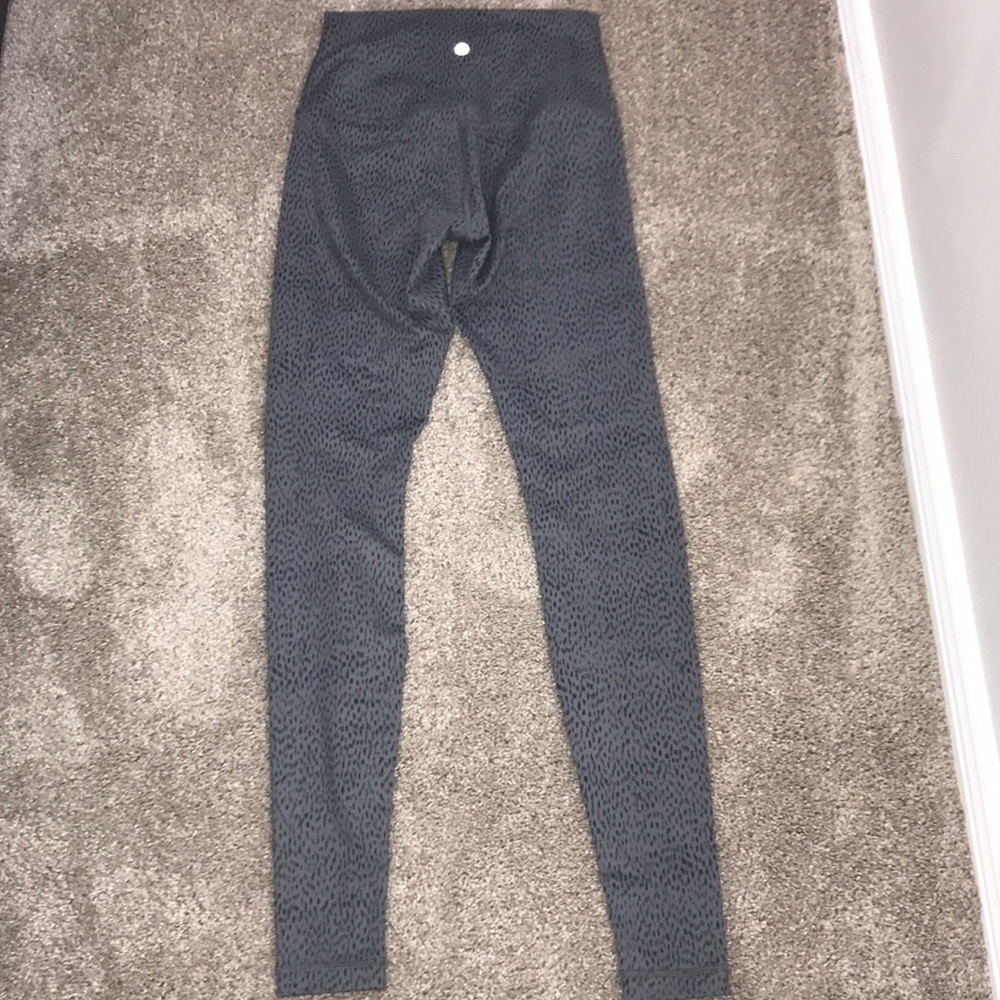 Leopard print lululemon leggings - Picture 4 of 5
